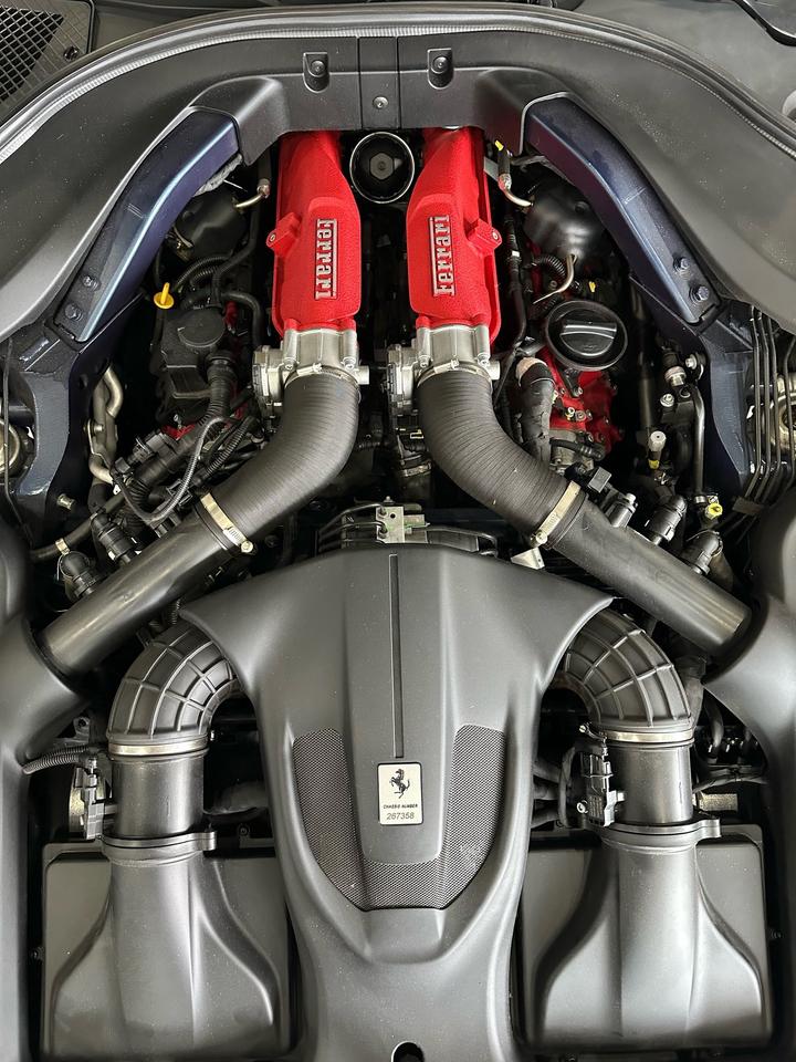 2021 Ferrari Roma 612 HP / VERY LOW KM / 1 OWNER / NO ACCIDENTS / 3. Photo