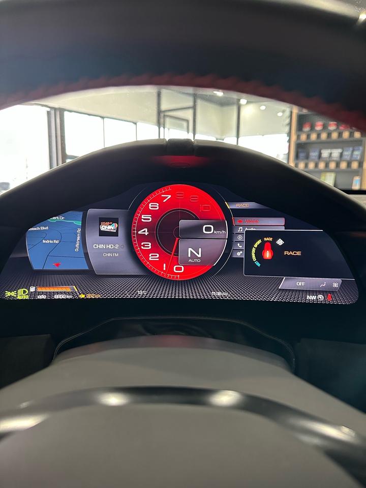 2021 Ferrari Roma 612 HP / VERY LOW KM / 1 OWNER / NO ACCIDENTS / 3. Photo