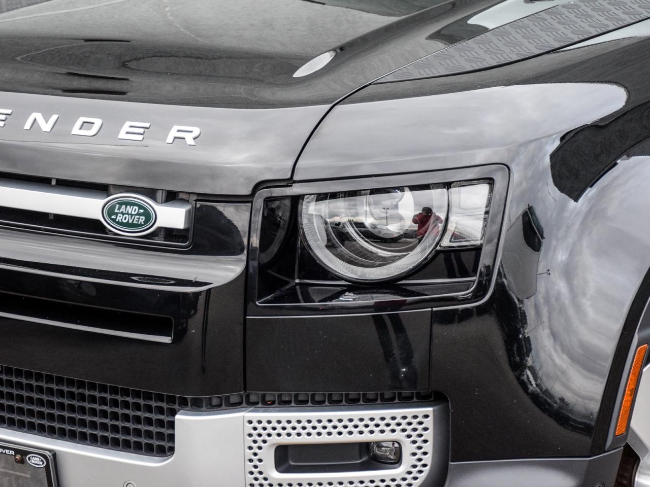 2024 Land Rover Defender S Photo4