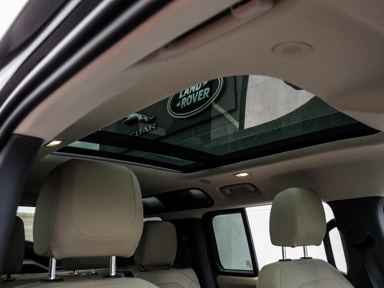 2024 Land Rover Defender S Photo