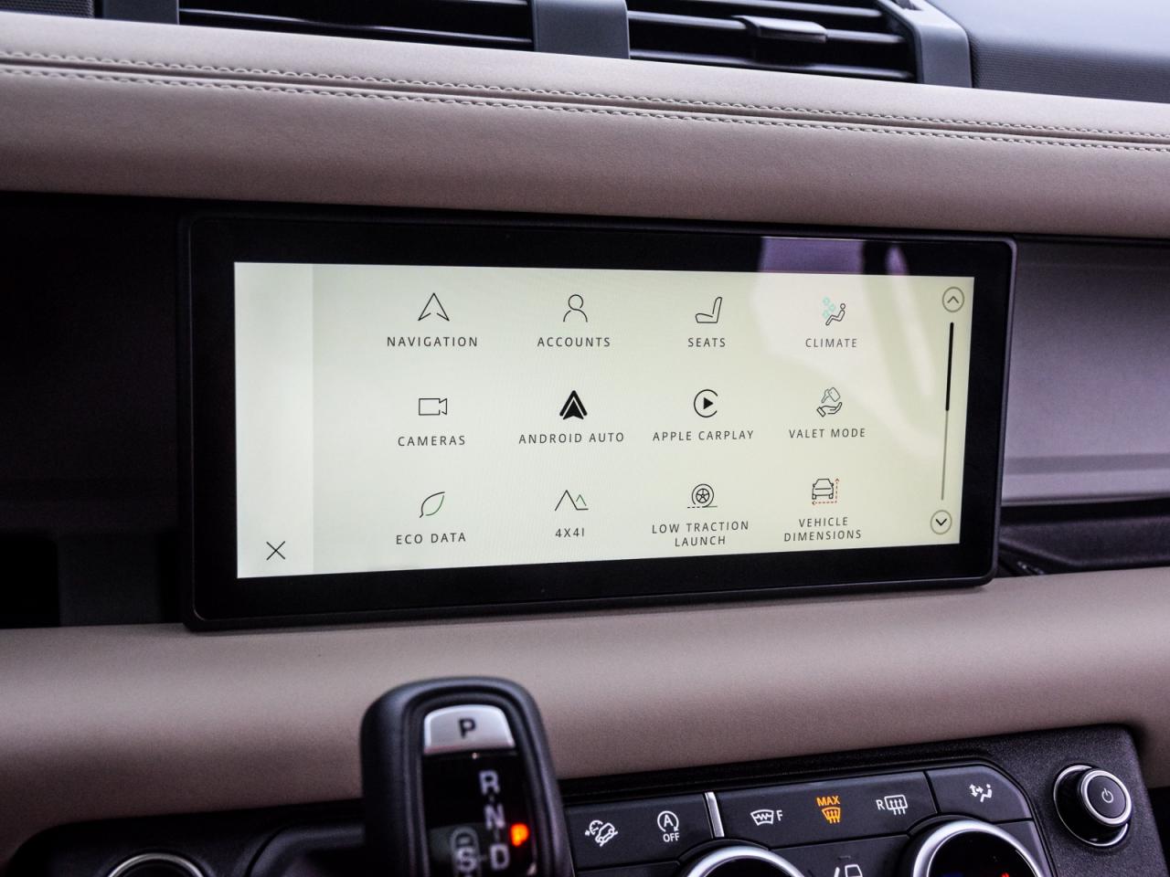 2024 Land Rover Defender S Photo