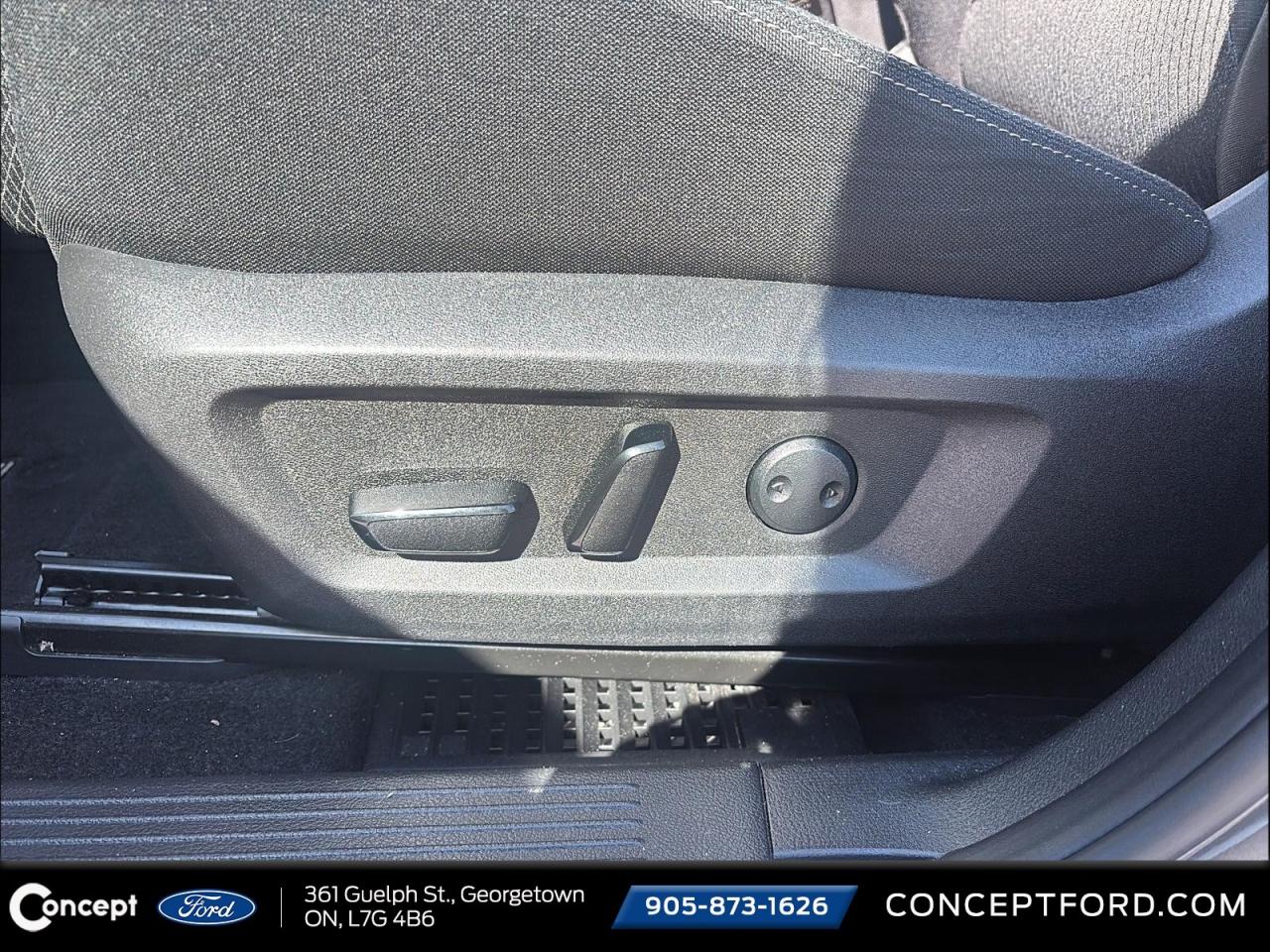 2024 Nissan Rogue SV   LOW MILEAGE   MOONROOF   ALLOY WHEELS Photo4