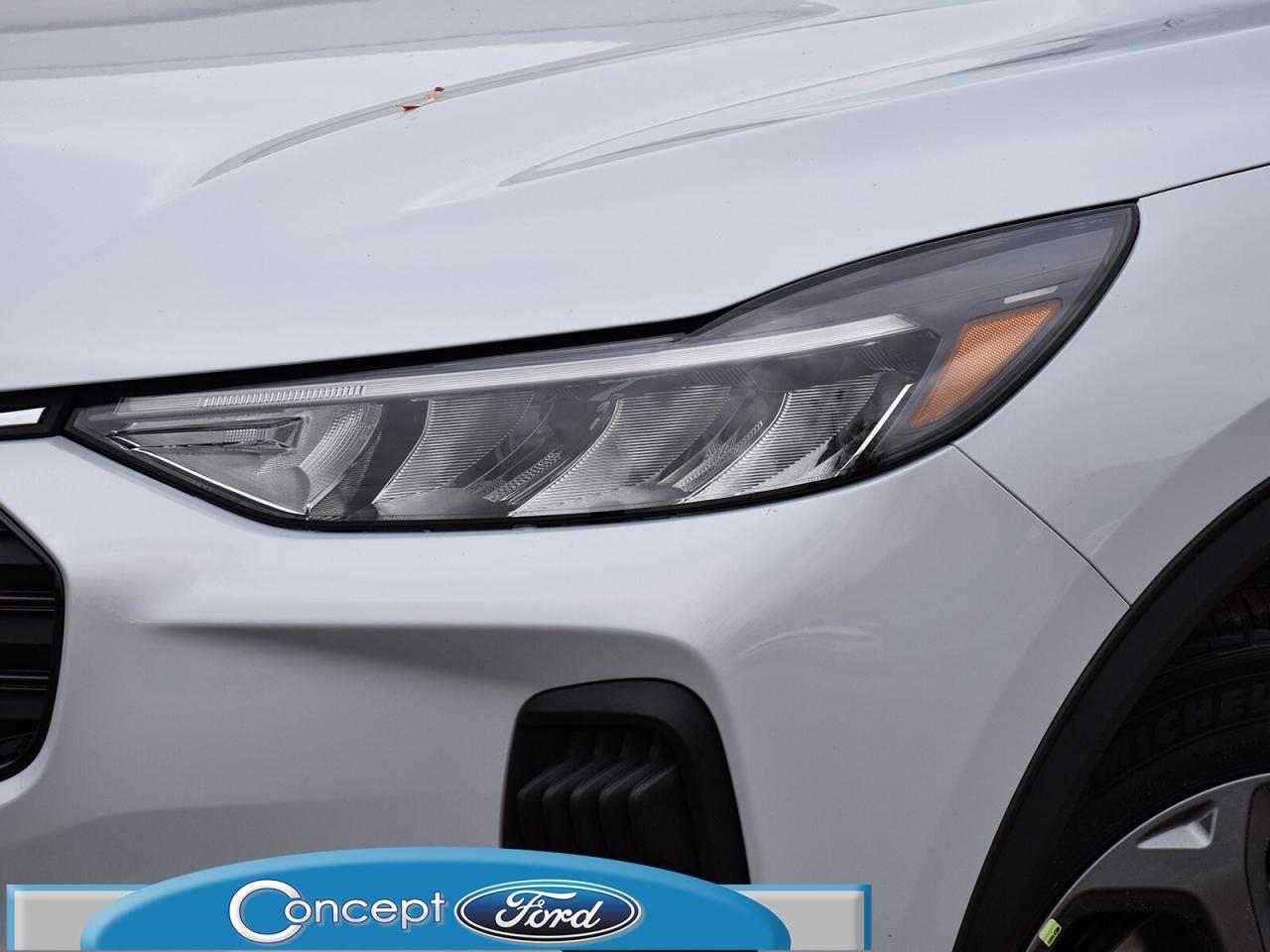 2025 Ford Escape ST-Line AWD Photo2