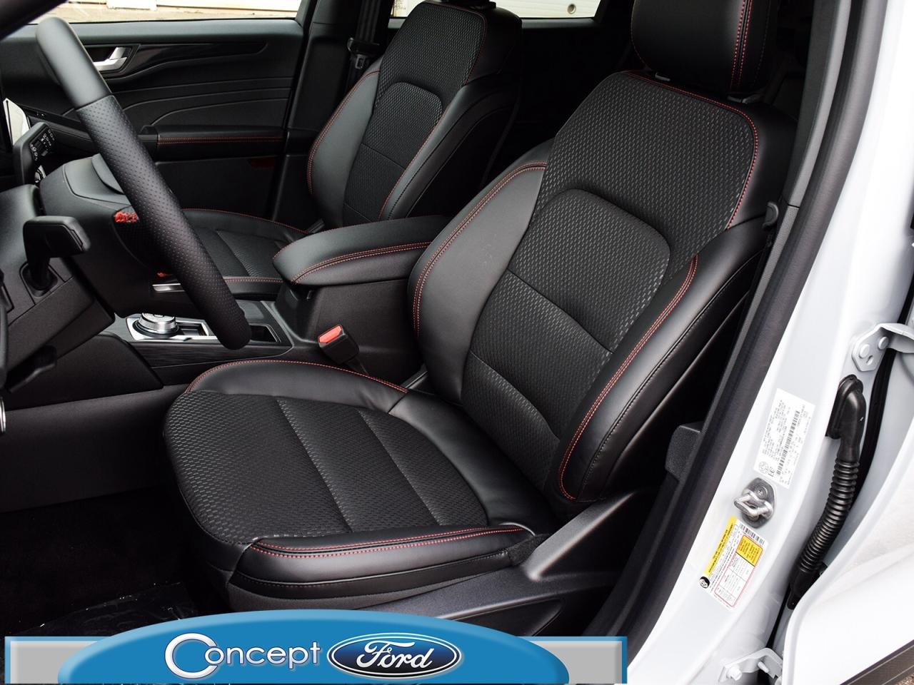 2025 Ford Escape ST-Line AWD Photo