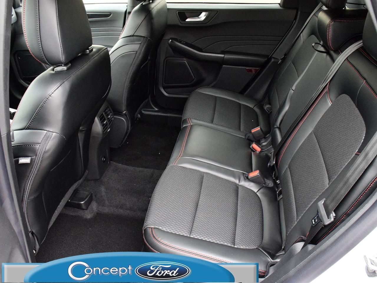 2025 Ford Escape ST-Line AWD Photo