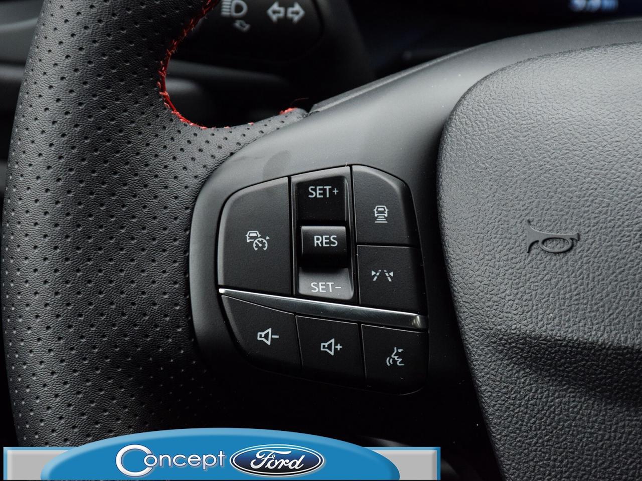 2025 Ford Escape ST-Line AWD Photo