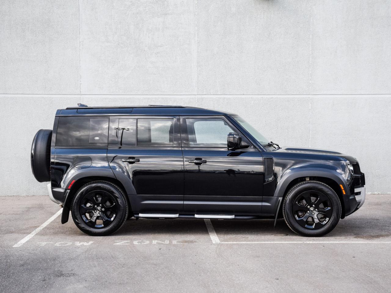 2023 Land Rover Defender 110 S AWD Photo2