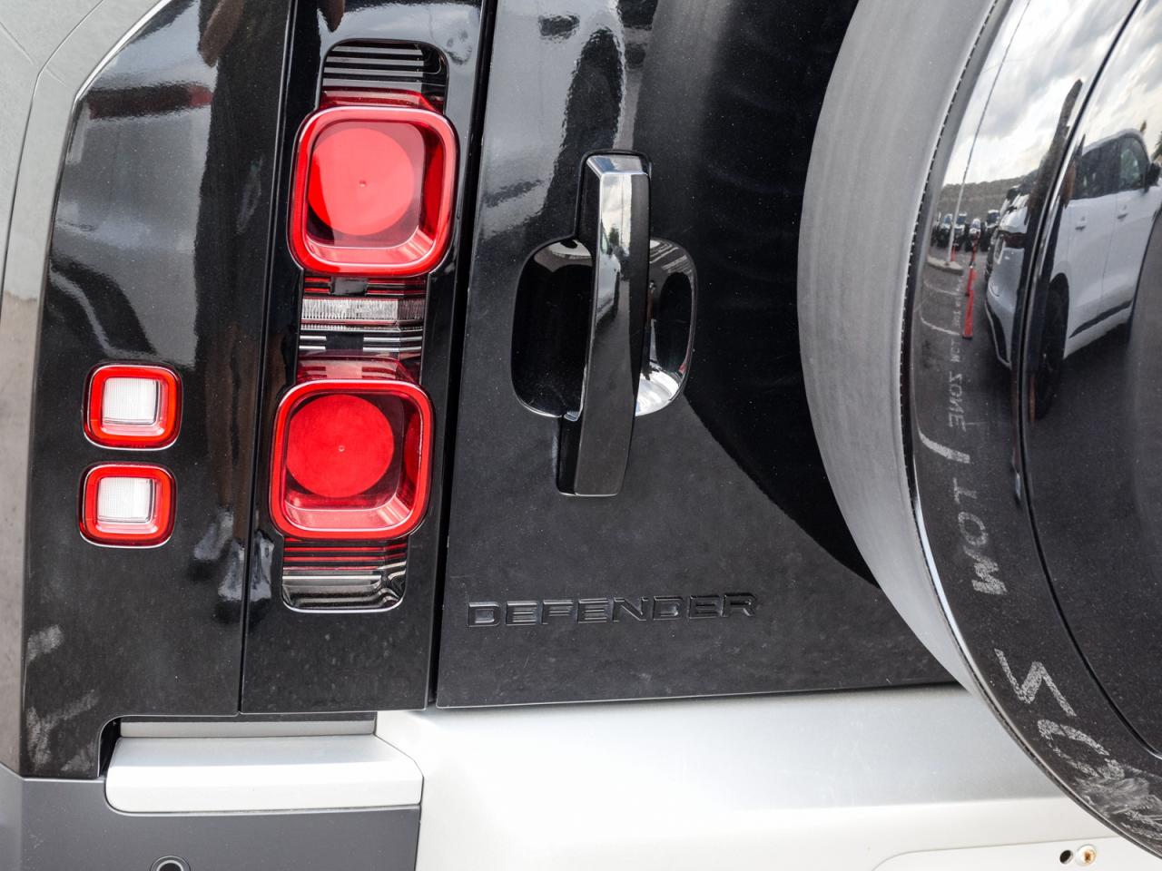 2023 Land Rover Defender 110 S AWD Photo