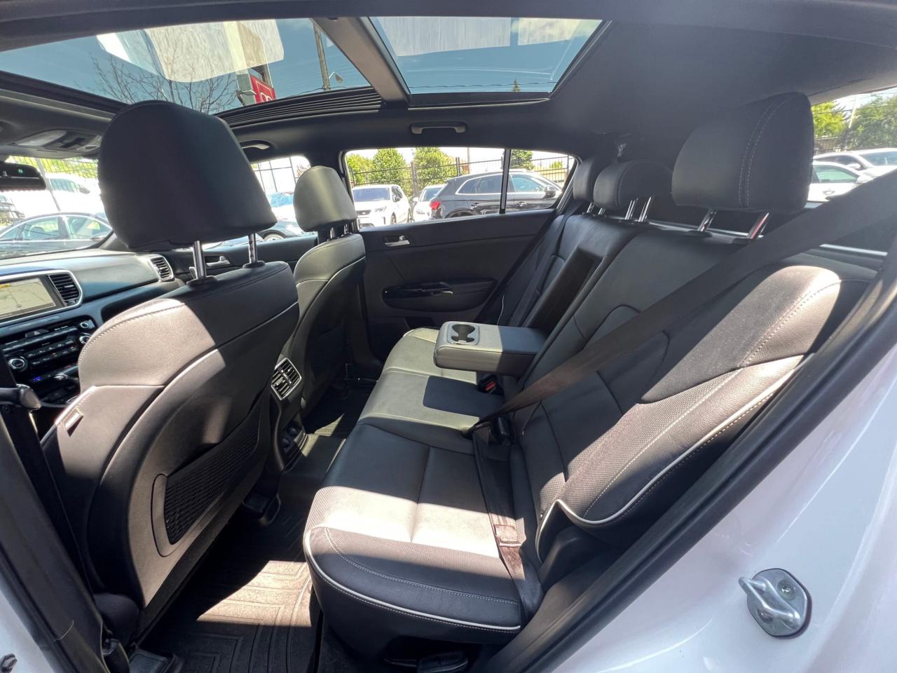 2020 Kia Sportage SX-T AWD * NO ACCIDENTS / CARPLAY / CAMERA / PANO Photo