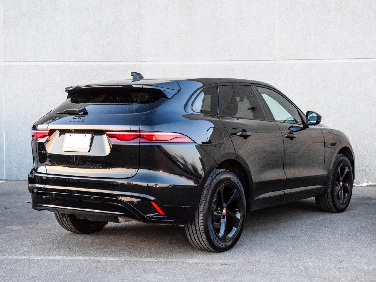 2023 Jaguar F-PACE S Photo