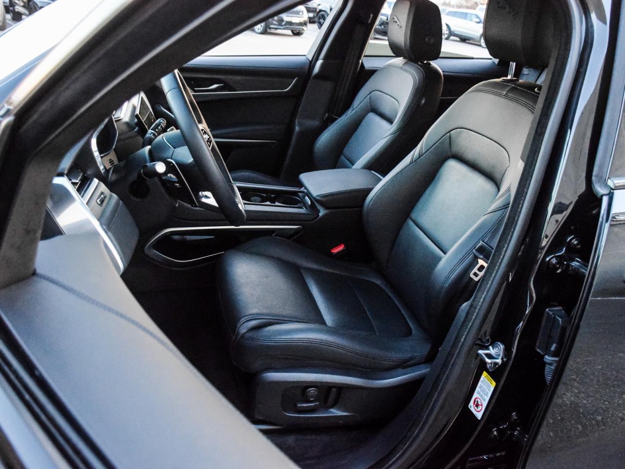 2023 Jaguar F-PACE S Photo