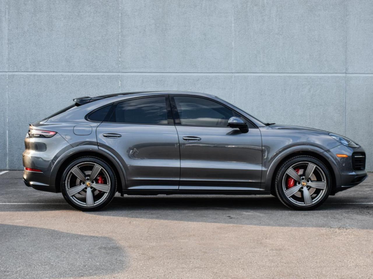 2022 Porsche Cayenne COUPE LOADED Photo