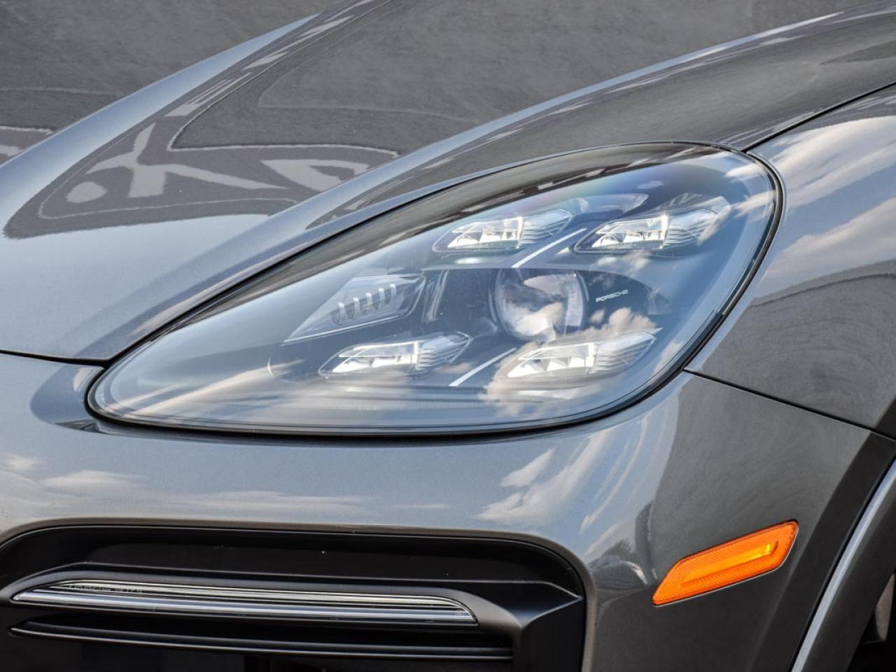 2022 Porsche Cayenne COUPE LOADED Photo