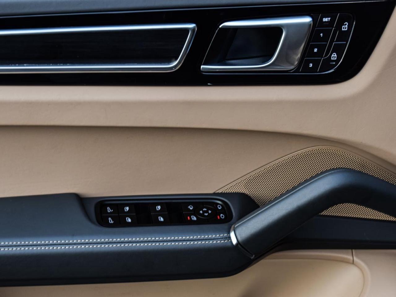 2022 Porsche Cayenne COUPE LOADED Photo