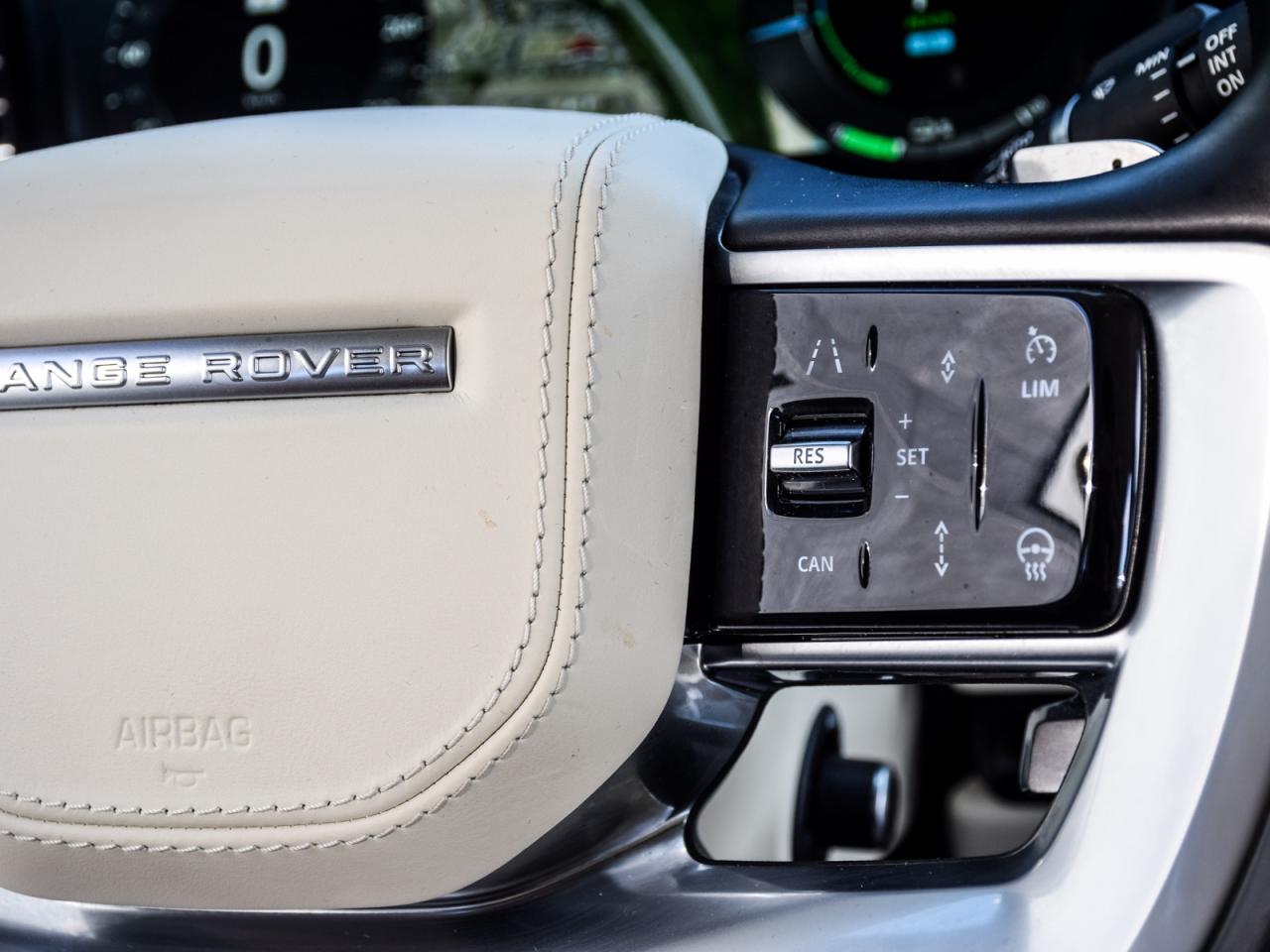 2024 Land Rover Range Rover SE Photo