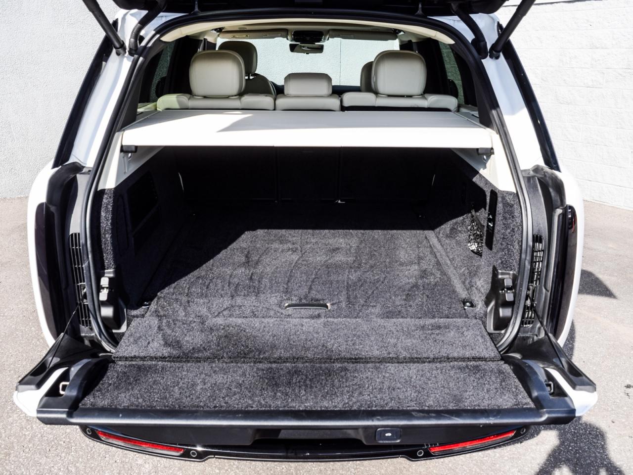 2024 Land Rover Range Rover SE Photo