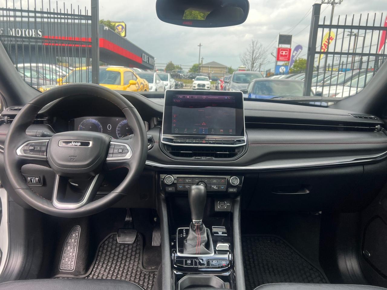 2024 Jeep Compass Trailhawk 4x4 * NO ACCIDENTS/CARPLAY/CAMERA/PANO/D Photo