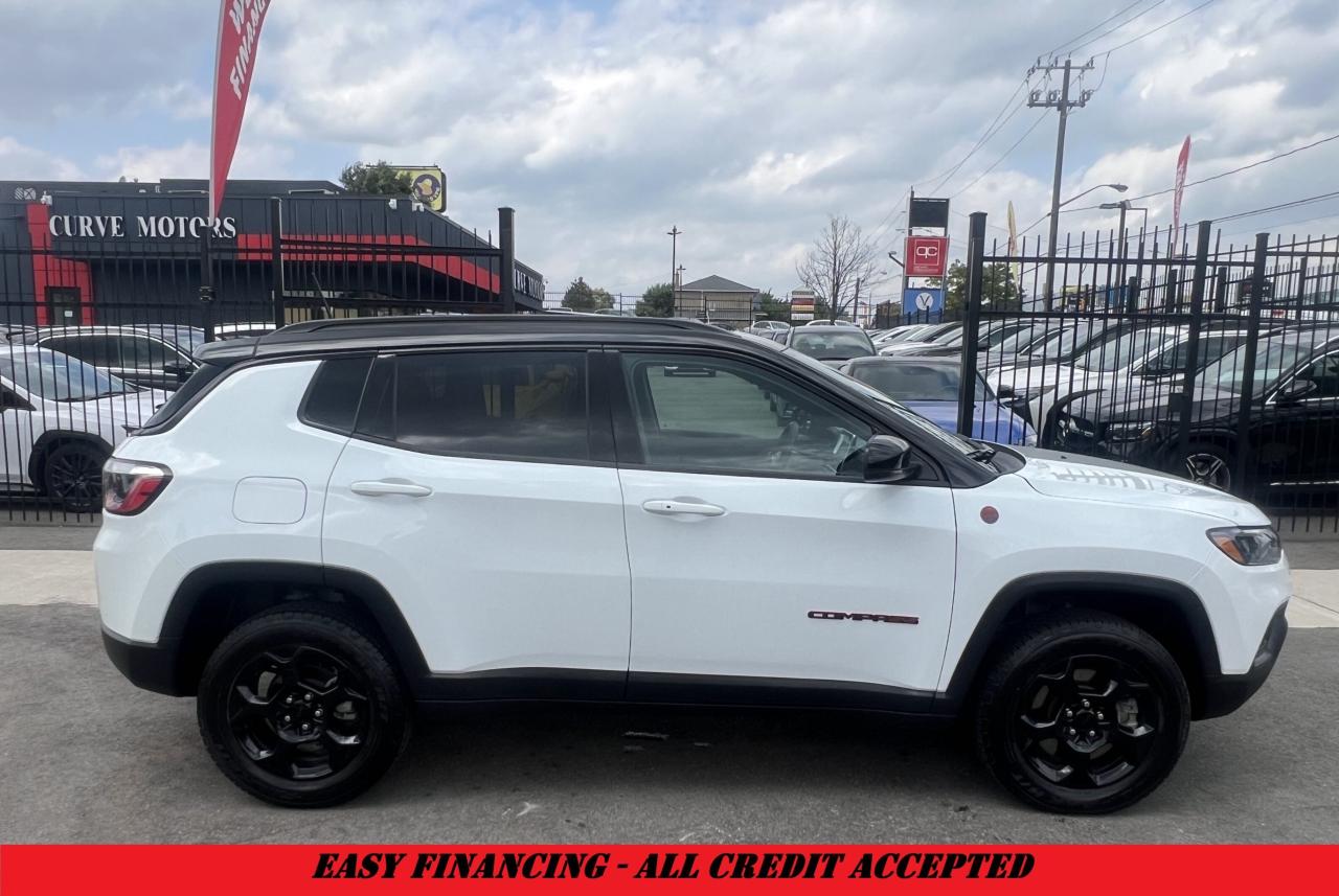 2024 Jeep Compass Trailhawk 4x4 * NO ACCIDENTS/CARPLAY/CAMERA/PANO/D Photo