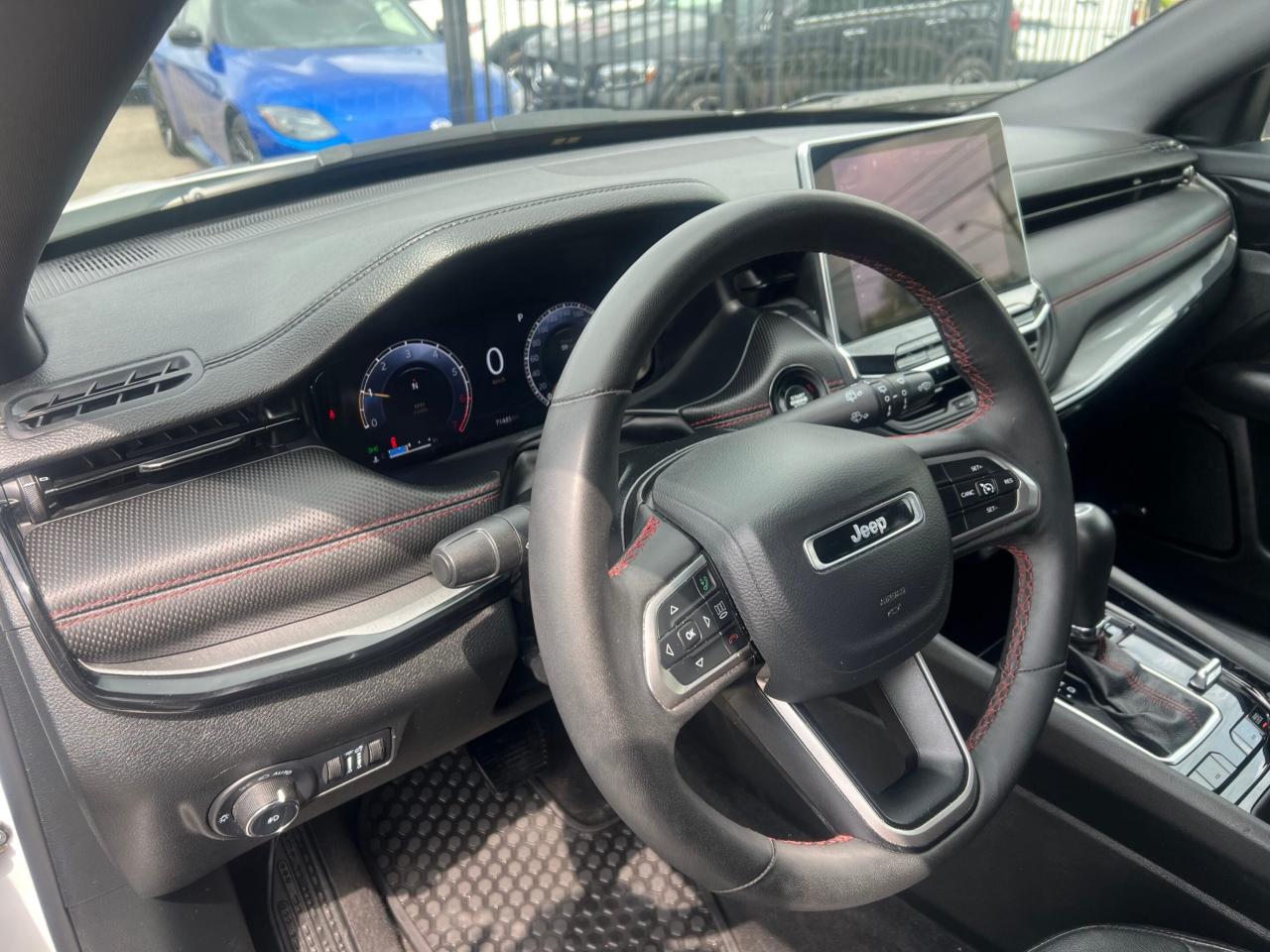 2024 Jeep Compass Trailhawk 4x4 * NO ACCIDENTS/CARPLAY/CAMERA/PANO/D Photo