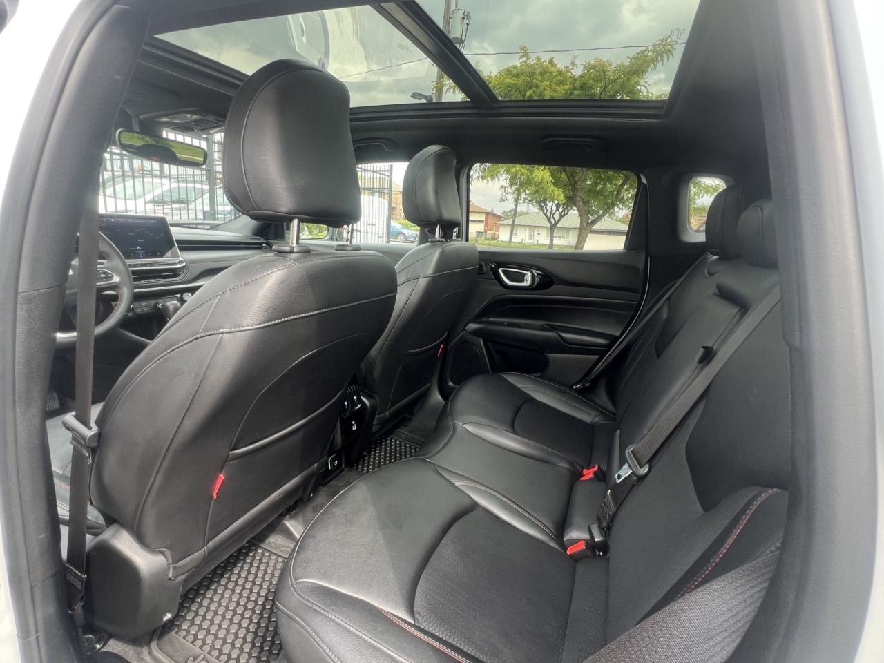 2024 Jeep Compass Trailhawk 4x4 * NO ACCIDENTS/CARPLAY/CAMERA/PANO/D Photo