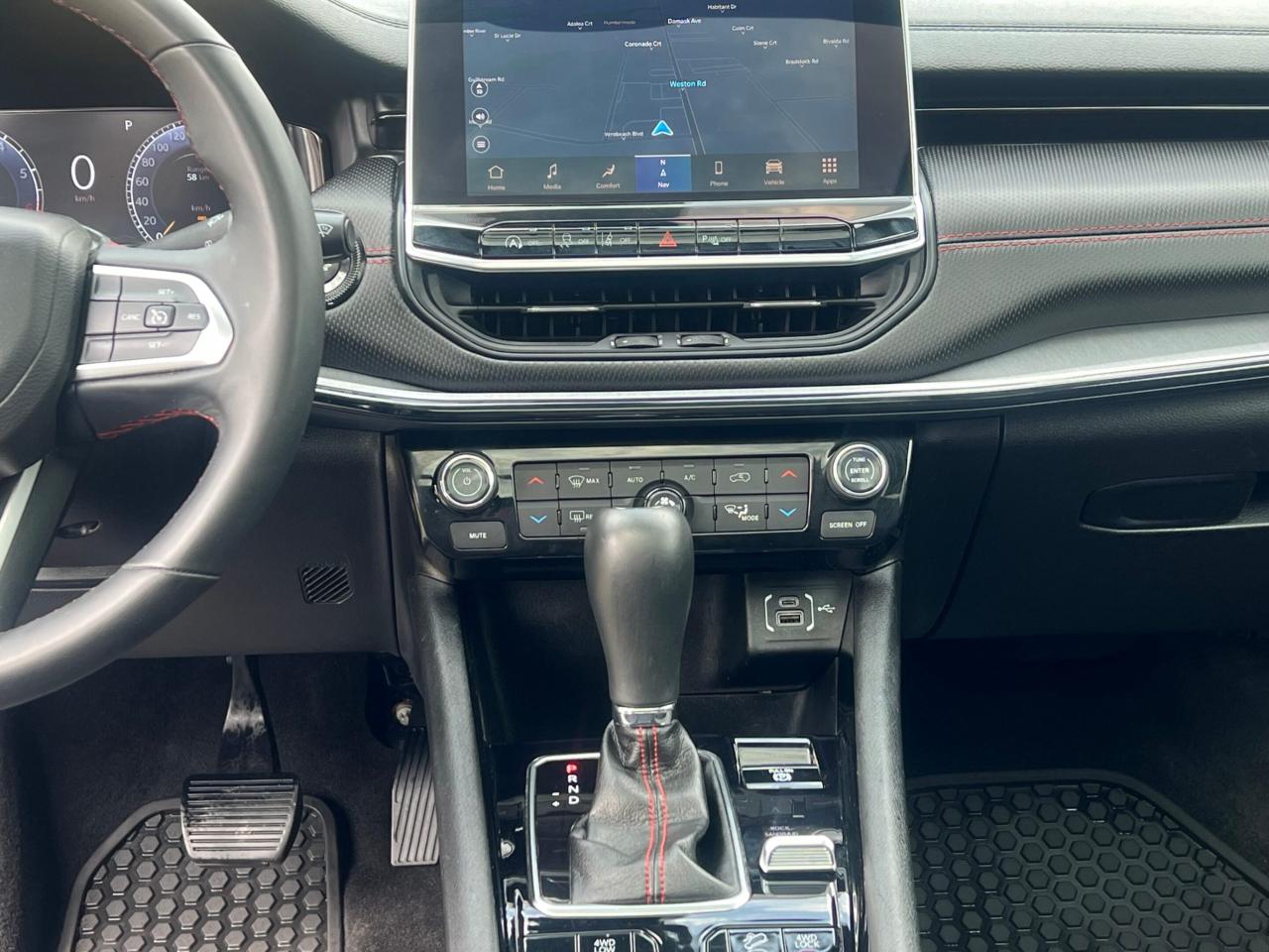 2024 Jeep Compass Trailhawk 4x4 * NO ACCIDENTS/CARPLAY/CAMERA/PANO/D Photo