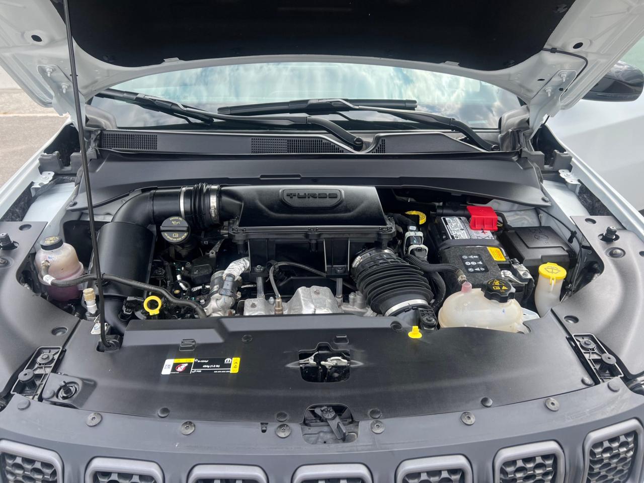 2024 Jeep Compass Trailhawk 4x4 * NO ACCIDENTS/CARPLAY/CAMERA/PANO/D Photo