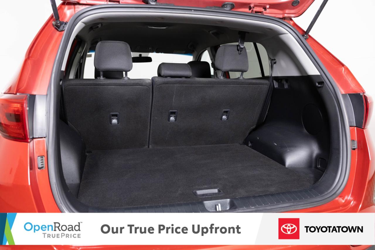 2019 Kia Sportage LX! LOADED! ACCIDENT FREE! Photo