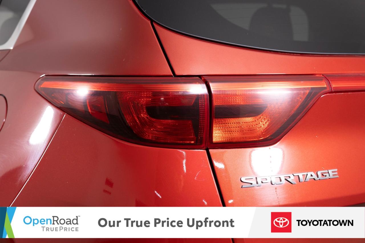2019 Kia Sportage LX! LOADED! ACCIDENT FREE! Photo