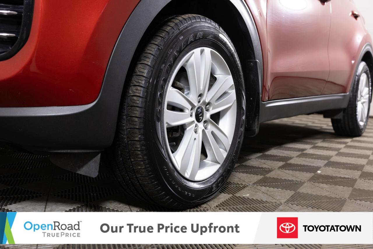 2019 Kia Sportage LX! LOADED! ACCIDENT FREE! Photo
