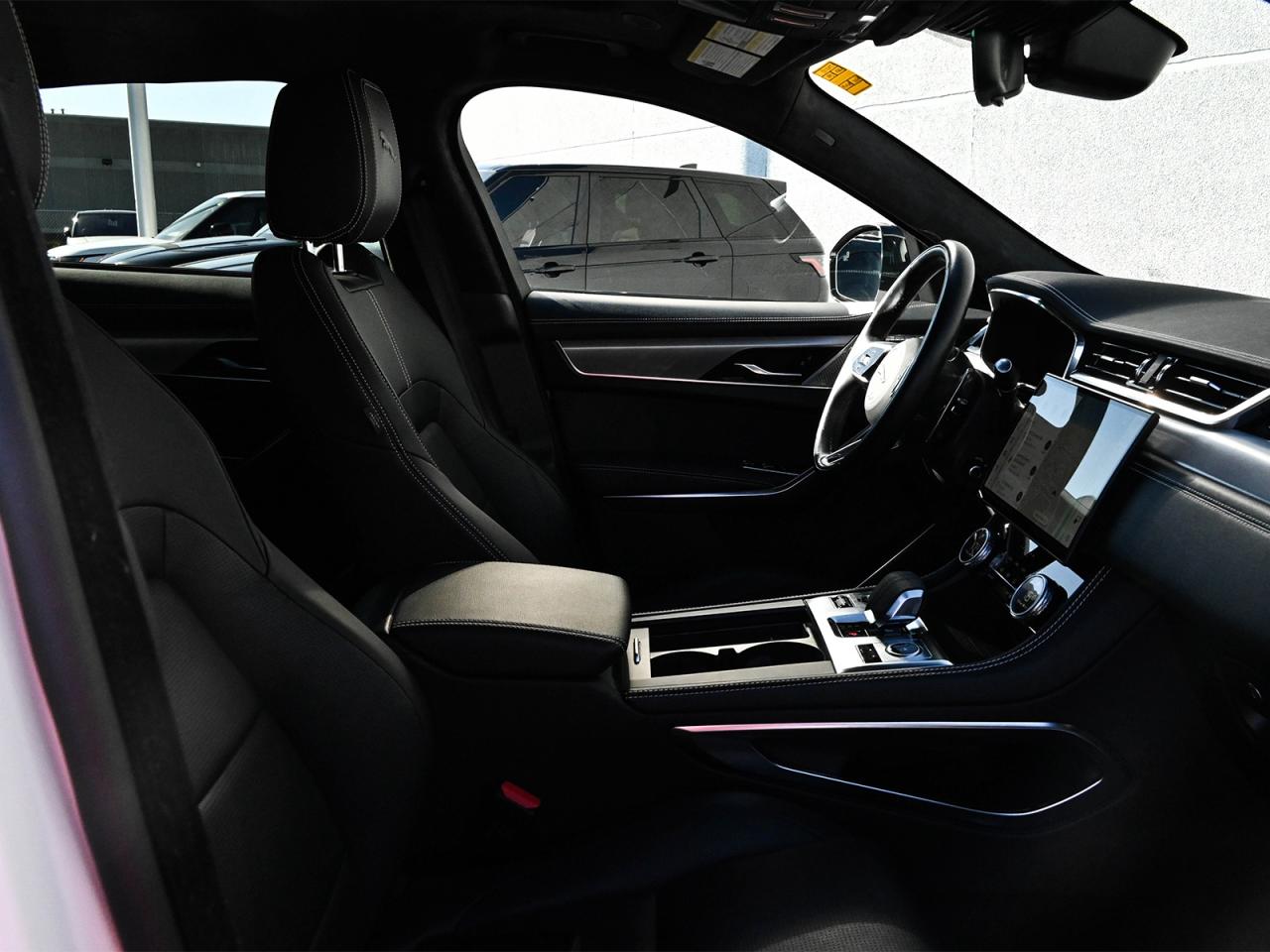 2024 Jaguar F-PACE P250 R-Dynamic S/LOW K/DLR MAINTAINED/ONE OWNER Photo