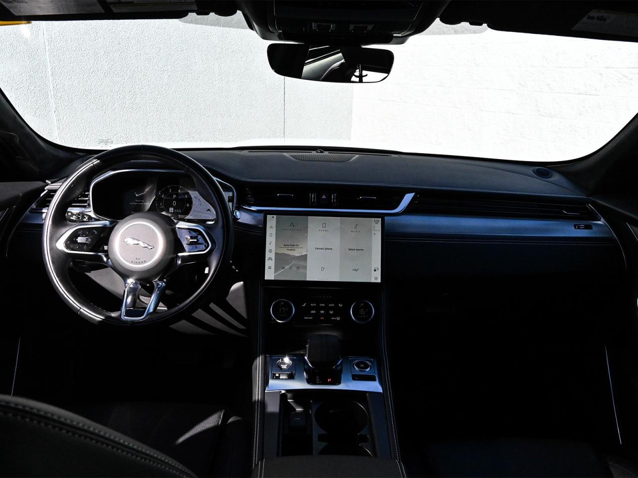 2024 Jaguar F-PACE P250 R-Dynamic S/LOW K/DLR MAINTAINED/ONE OWNER Photo