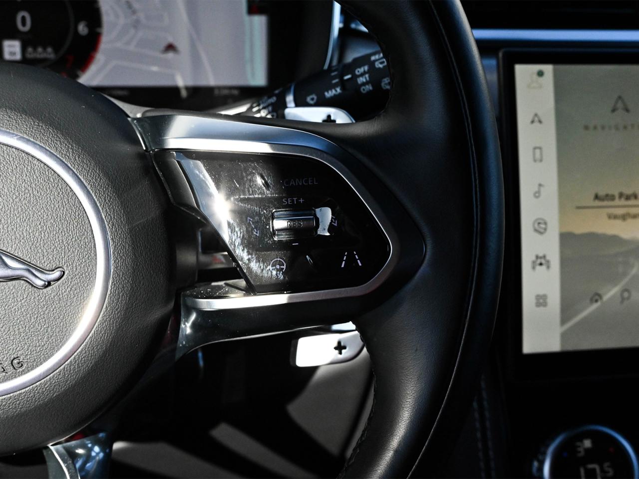 2024 Jaguar F-PACE P250 R-Dynamic S/LOW K/DLR MAINTAINED/ONE OWNER Photo