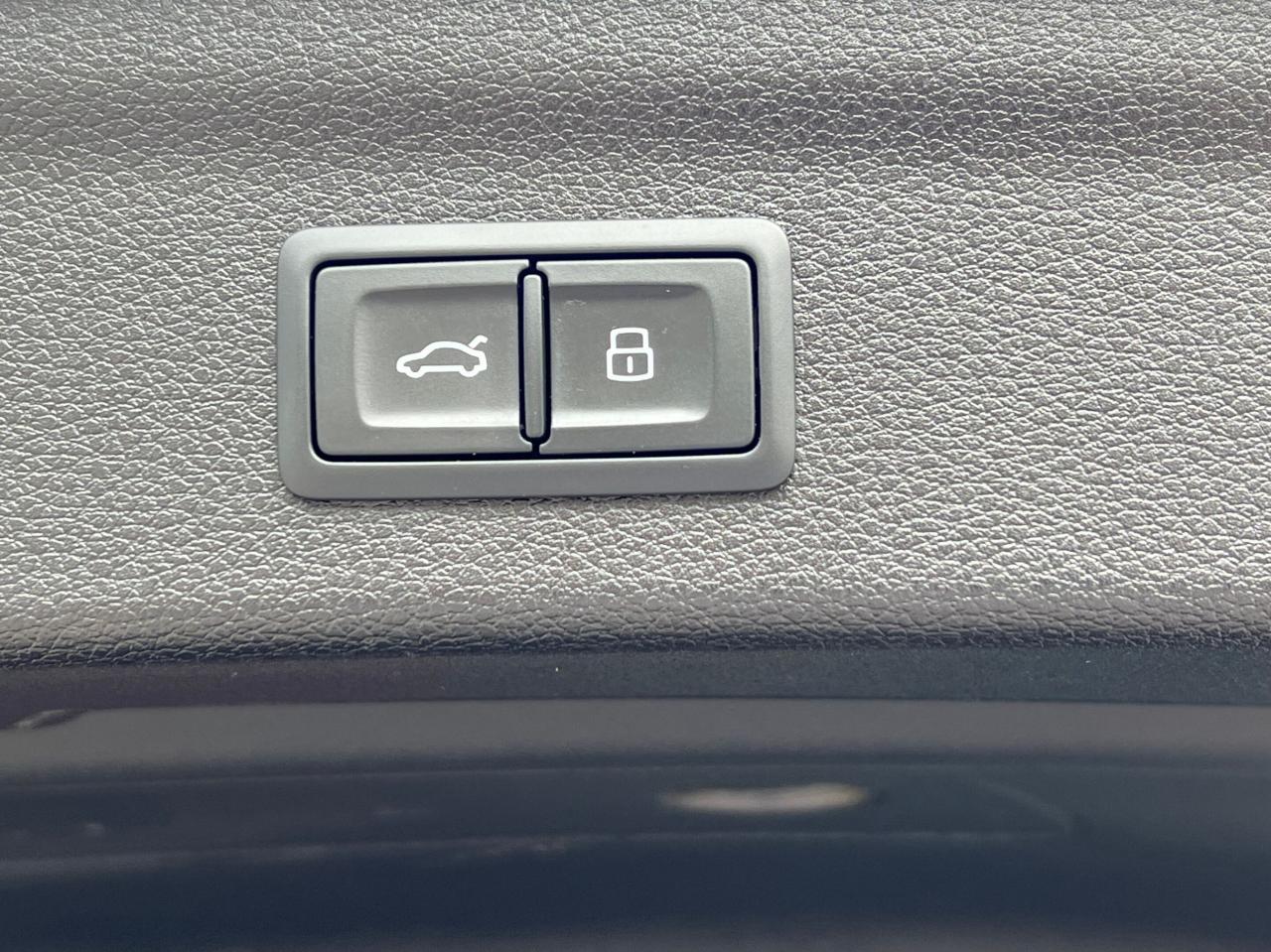 2021 Audi Q3 Progressiv S-Line Black Optics * DIGITAL DASH / CA Photo