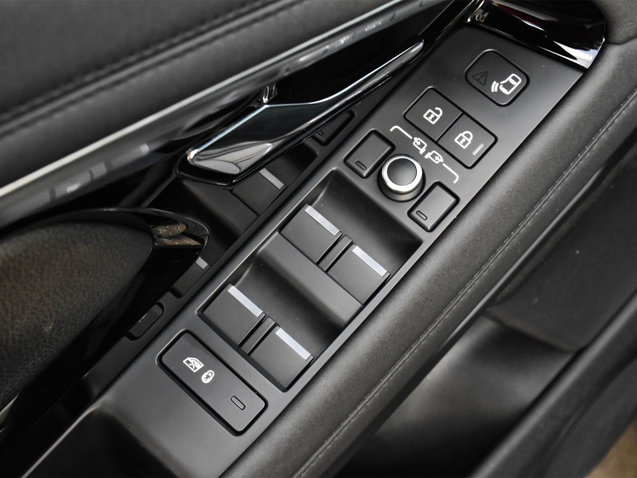 2022 Land Rover Range Rover Evoque R-DYNAMIC SE Photo