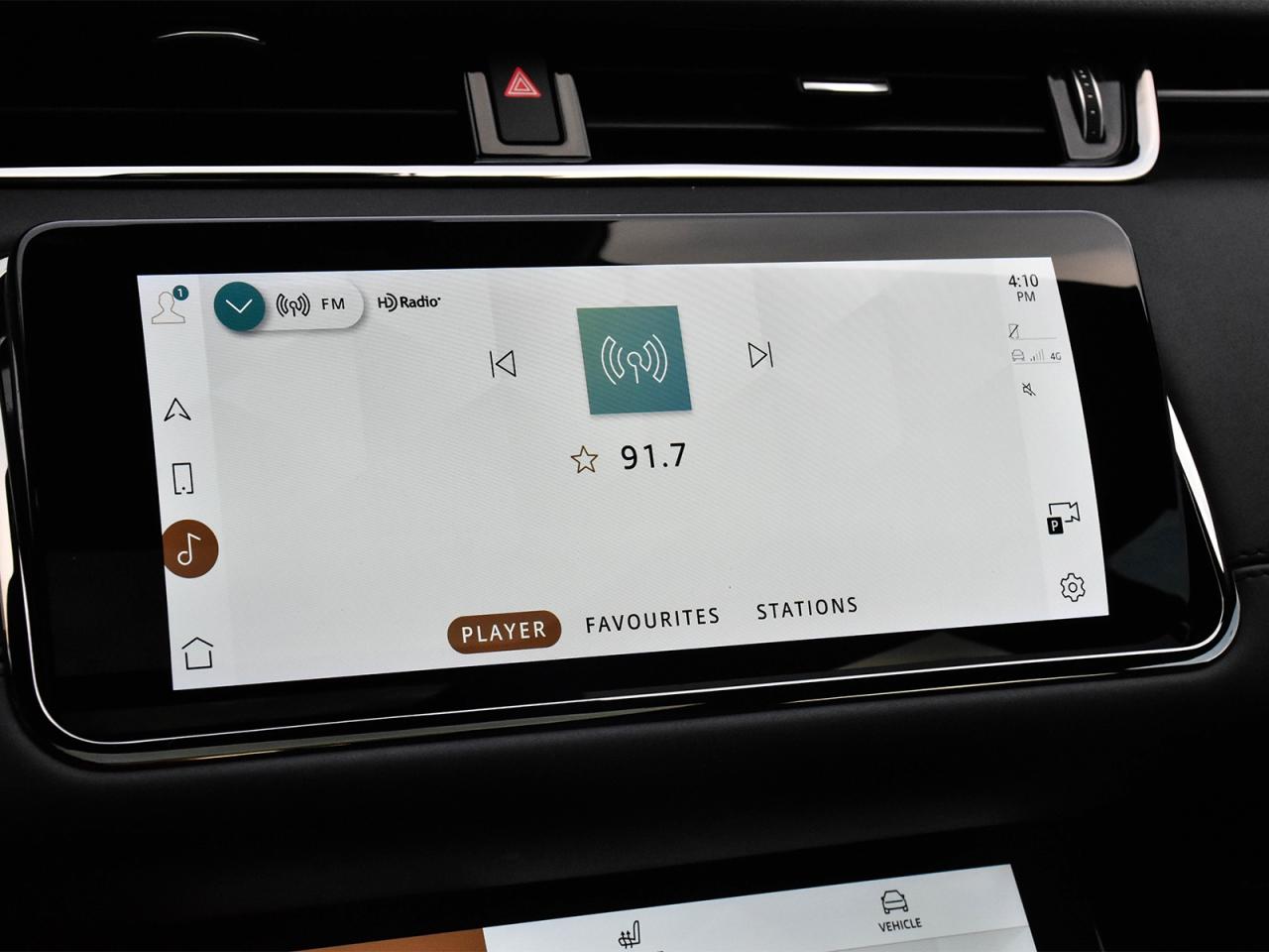 2022 Land Rover Range Rover Evoque R-DYNAMIC SE Photo