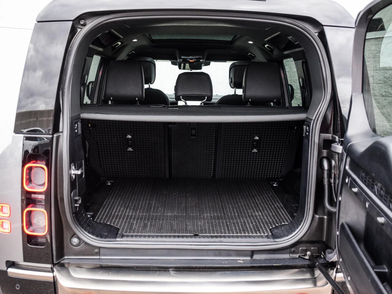 2023 Land Rover Defender DEFENDER X ! COLD CLIMATE PACK EIGER GRAY Photo