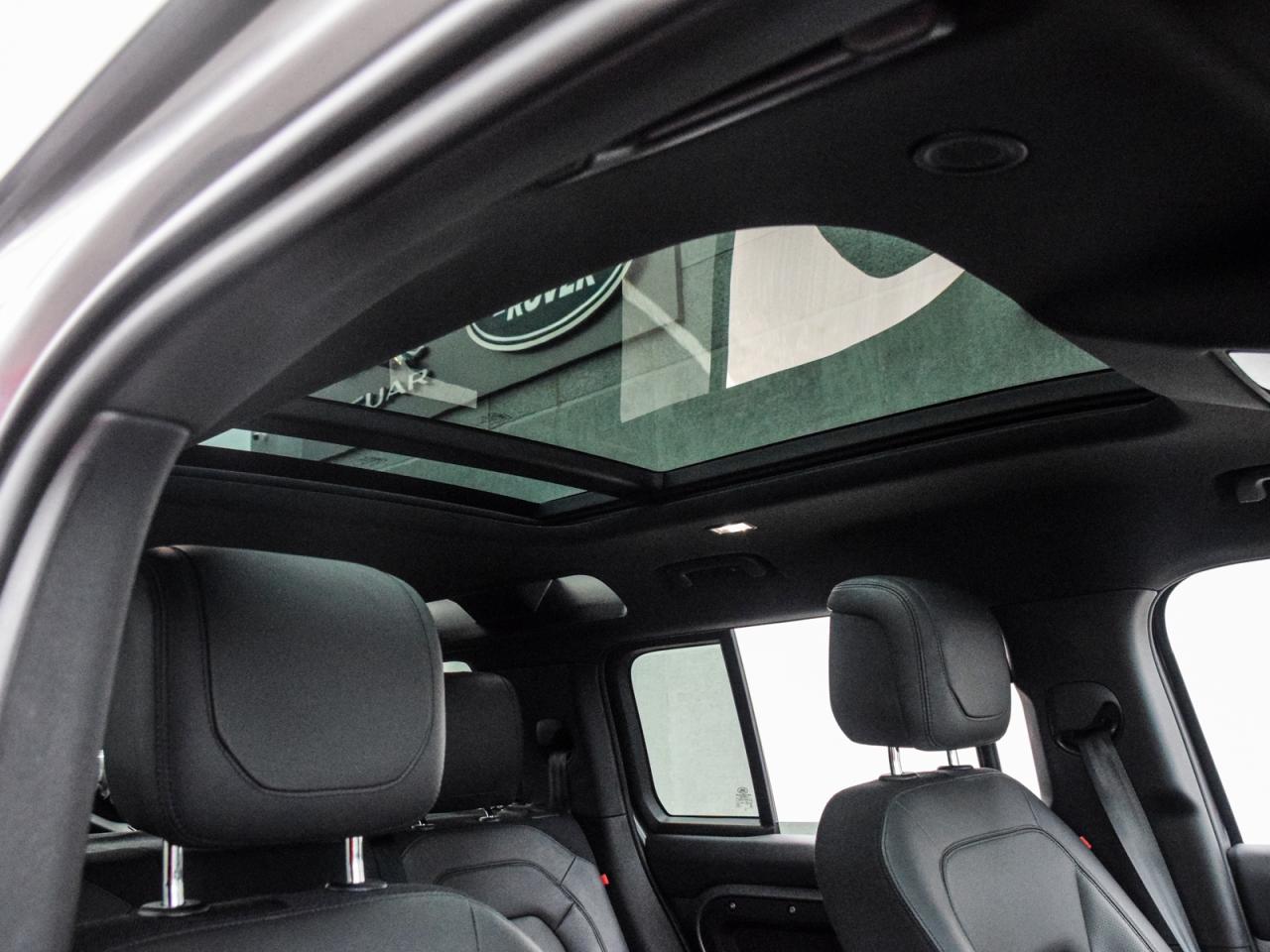 2023 Land Rover Defender X Photo