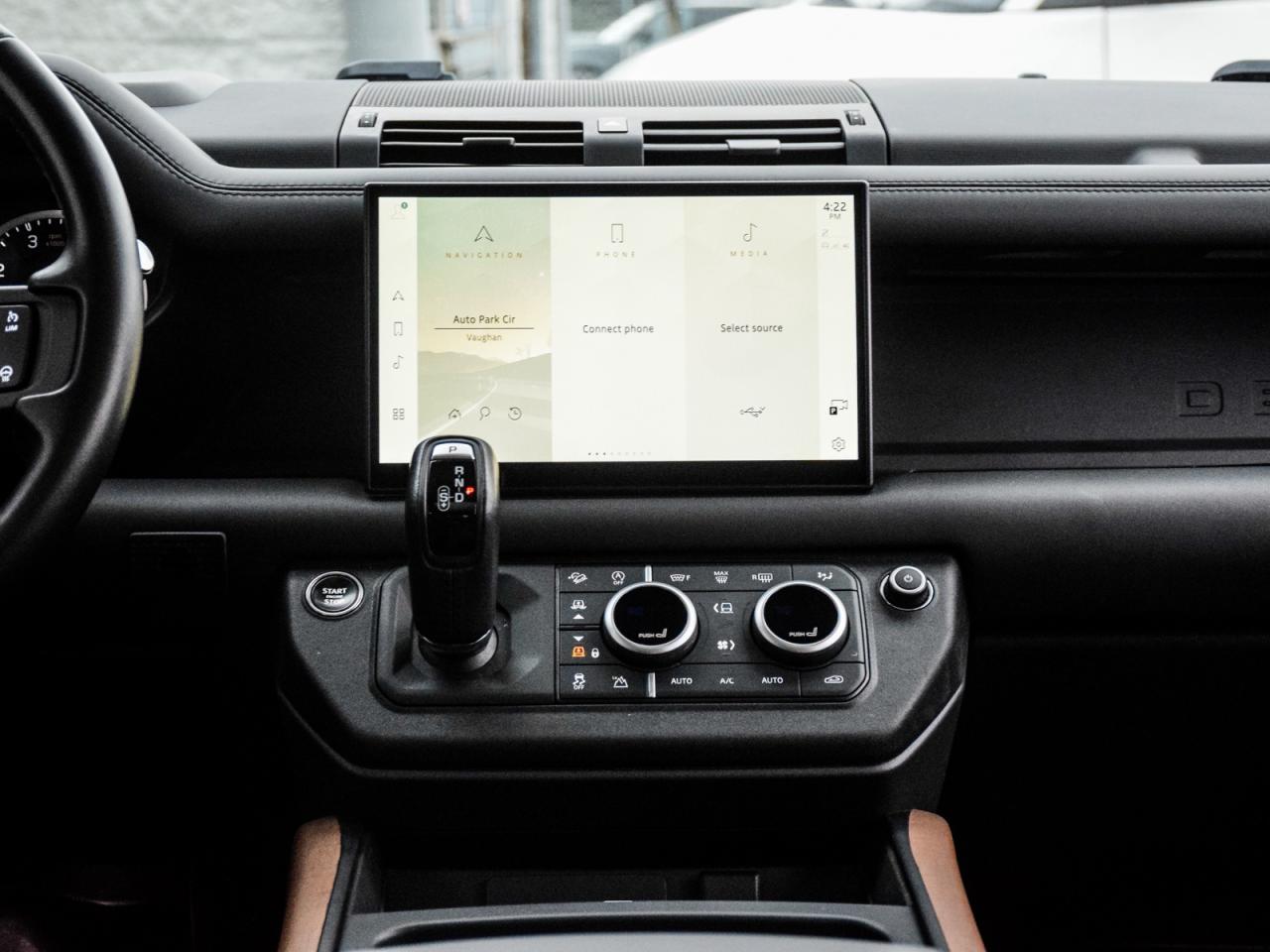 2023 Land Rover Defender X Photo