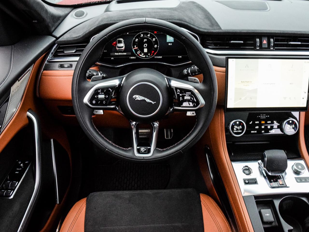 2025 Jaguar F-PACE P575 SVR 575 Edition Auto Photo