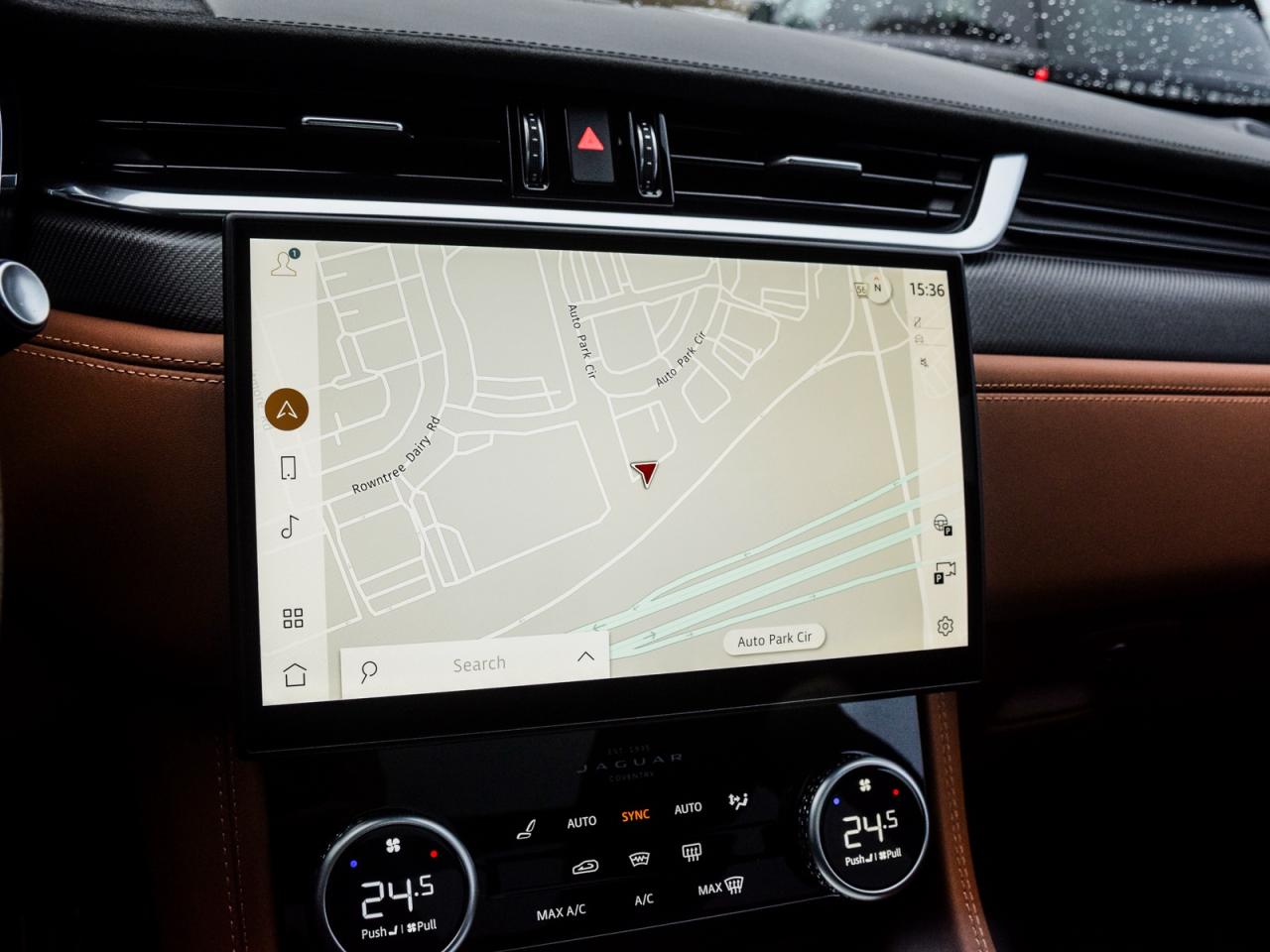 2025 Jaguar F-PACE SVR 575 EDITION SATIN RED LESS THAN 9000 KM'S ! Photo