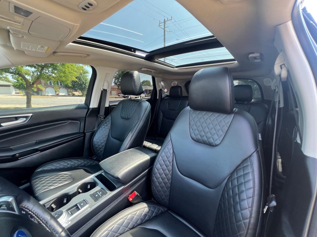 2023 Ford Edge Titanium AWD * 12 SCREEN / PANORAMIC ROOF / B&O SO Photo