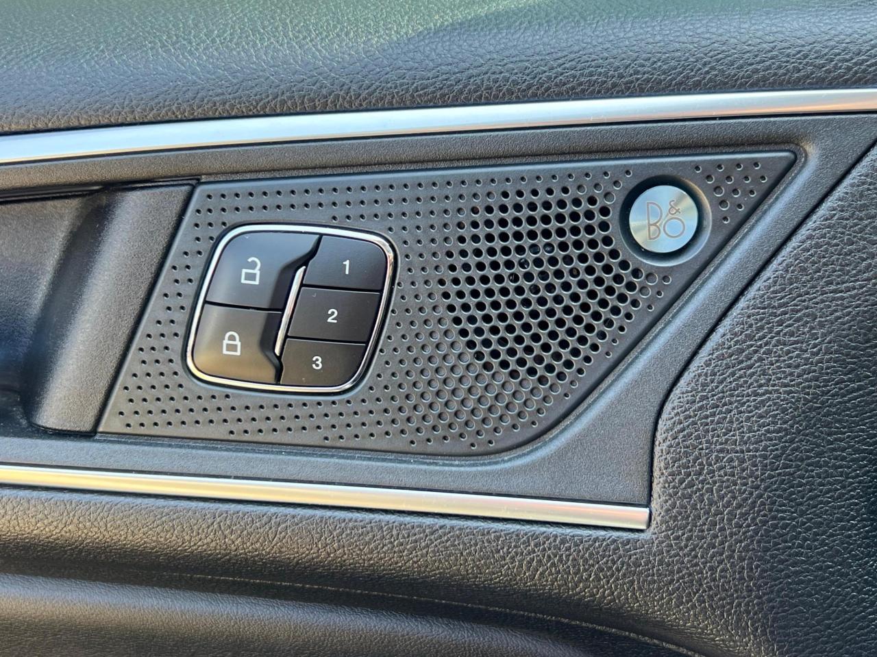 2023 Ford Edge Titanium AWD * 12 SCREEN / PANORAMIC ROOF / B&O SO Photo