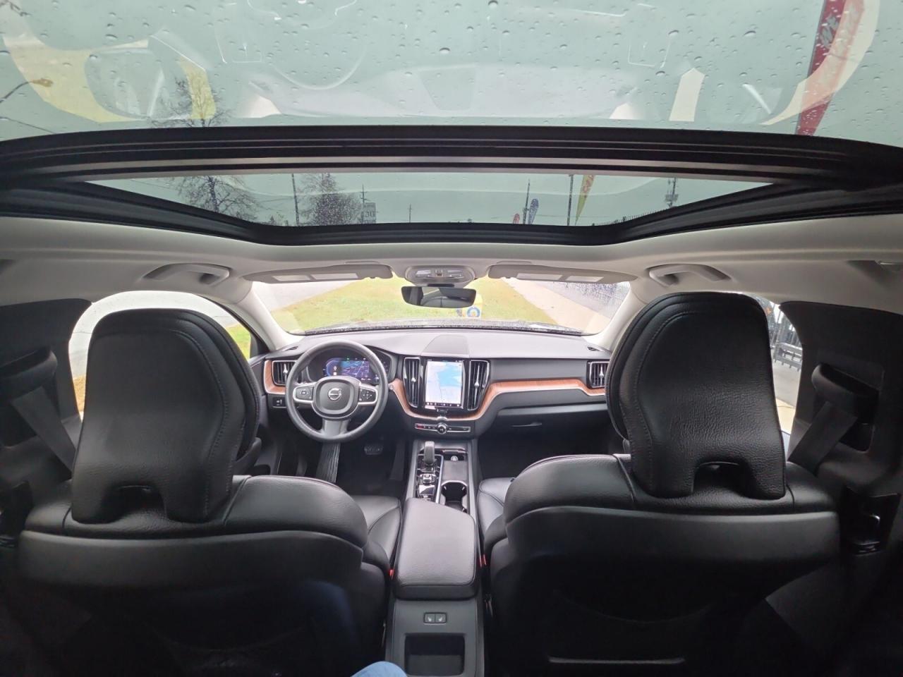 2022 Volvo XC60 AWD * 1 OWNER / FULL SERVICE HISTORY / DRIVER ASSI Photo