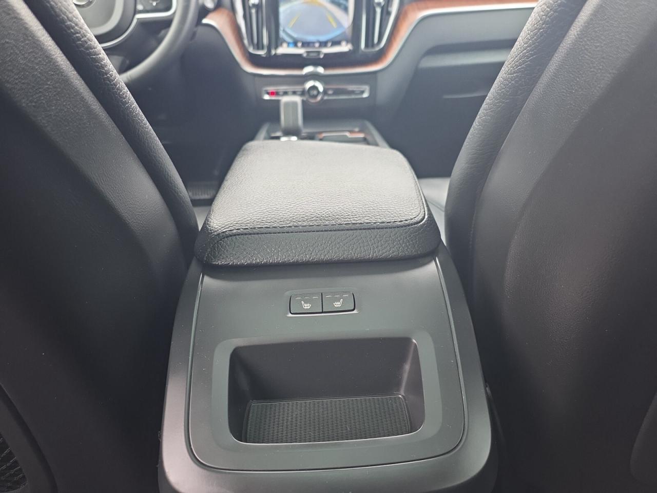 2022 Volvo XC60 AWD * 1 OWNER / FULL SERVICE HISTORY / DRIVER ASSI Photo