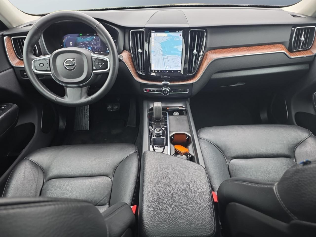 2022 Volvo XC60 AWD * 1 OWNER / FULL SERVICE HISTORY / DRIVER ASSI Photo