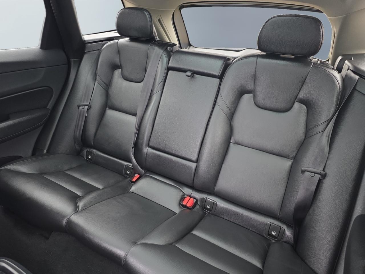 2022 Volvo XC60 AWD * 1 OWNER / FULL SERVICE HISTORY / DRIVER ASSI Photo