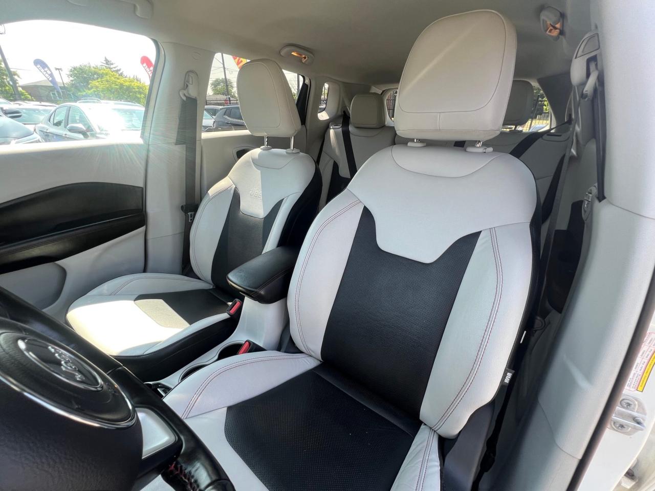 2021 Jeep Compass Limited 4x4 * NO ACCIDENTS / CARPLAY / CAMERA / BL Photo4