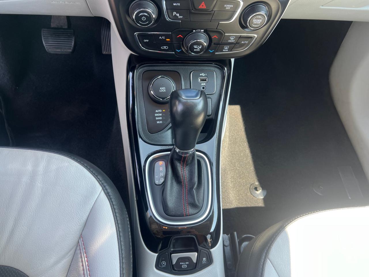 2021 Jeep Compass Limited 4x4 * NO ACCIDENTS / CARPLAY / CAMERA / BL Photo