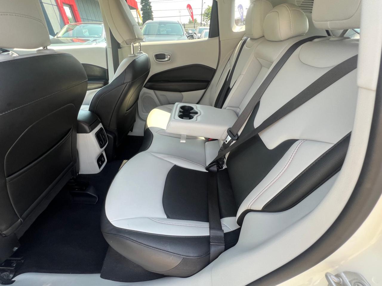 2021 Jeep Compass Limited 4x4 * NO ACCIDENTS / CARPLAY / CAMERA / BL Photo