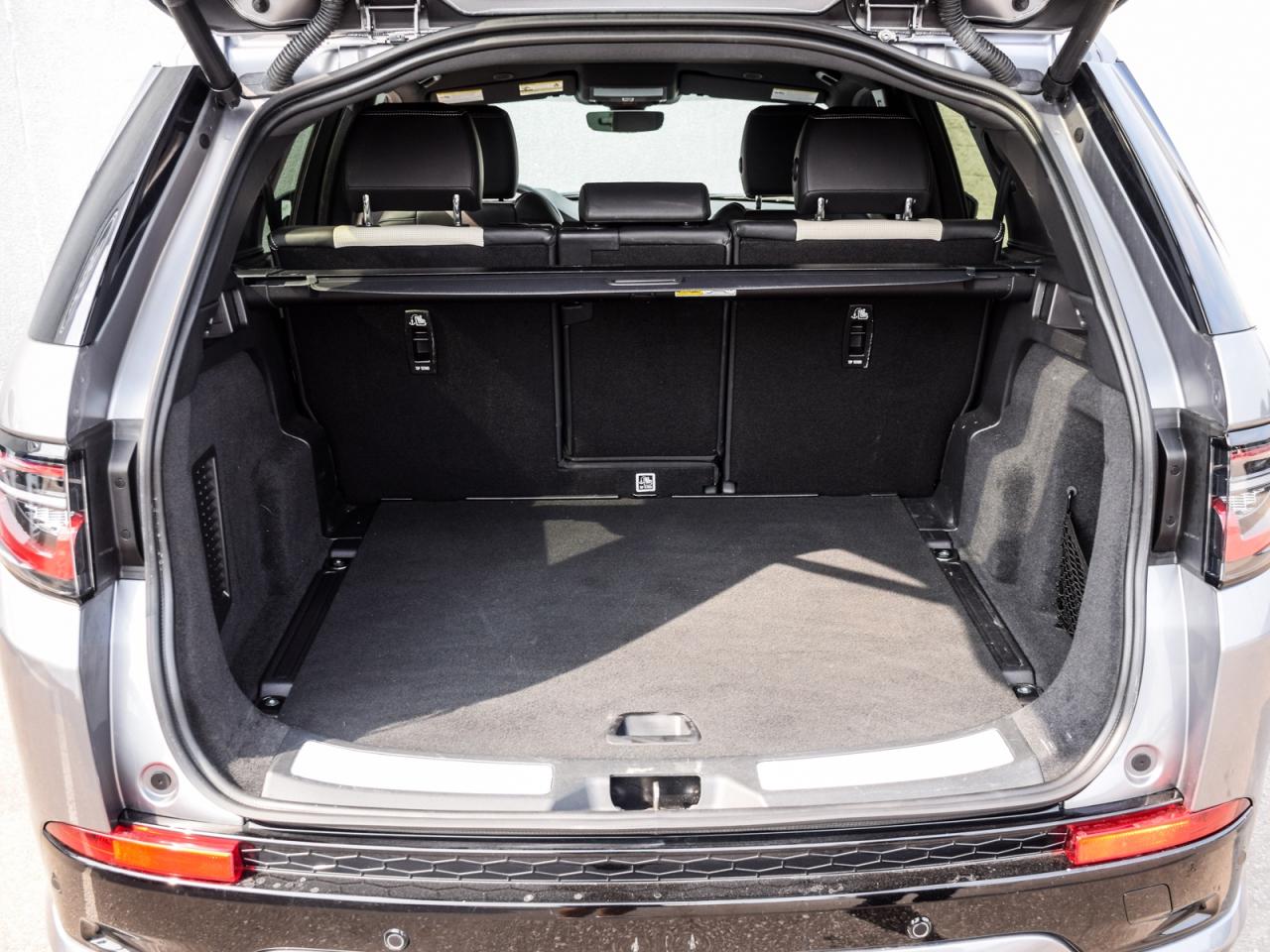 2023 Land Rover Discovery Sport R-Dynamic HSE 4WD Photo